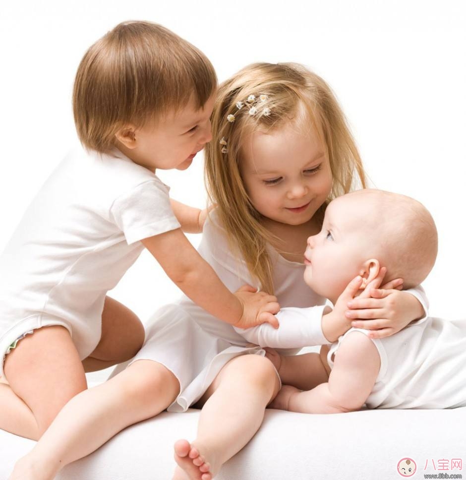 寶寶睡覺(jué)不踏實(shí)？超好用的防寶寶踢被子絕招！