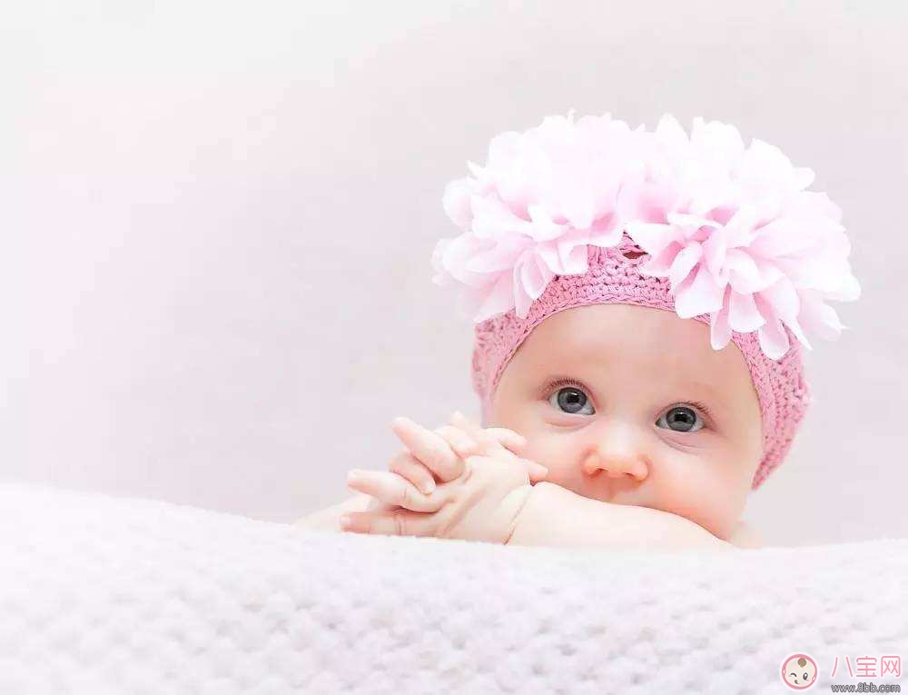 寶寶睡覺(jué)不踏實(shí)？超好用的防寶寶踢被子絕招！