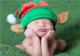 寶寶睡覺不踏實(shí)？超好用的防寶寶踢被子絕招！