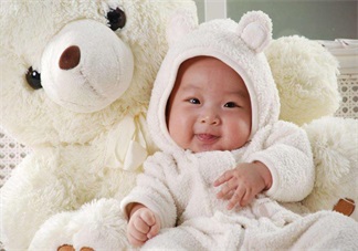 孩子不動也出汗 寶寶出汗多究竟是為什么