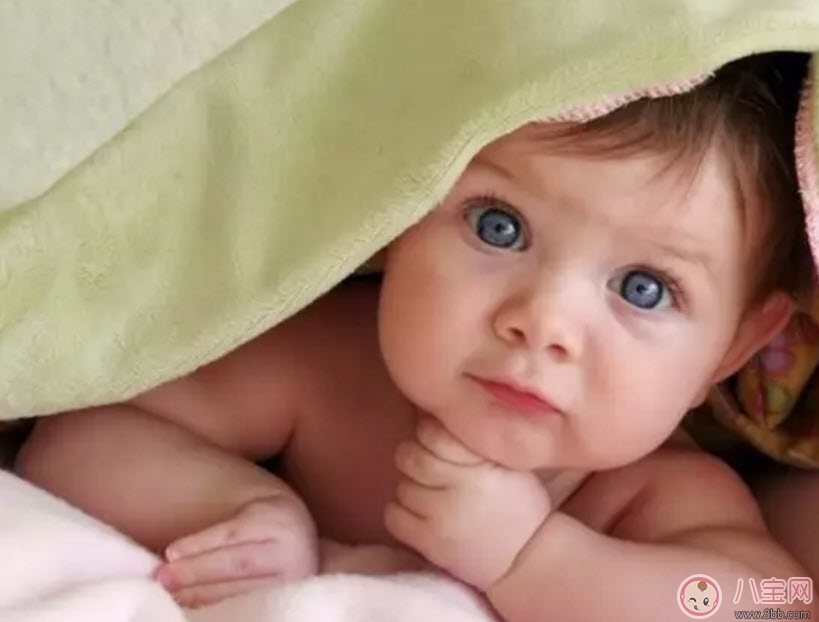 寶寶吃飯含在嘴里不咽是怎么回事 寶寶喜歡含飯不吞飯怎么辦 寶寶吃飯含在嘴里不咽是怎么回事 寶寶喜歡含飯不吞飯怎么辦