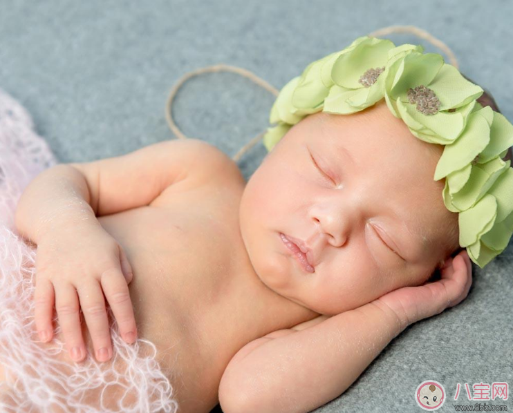 孩子睡覺千萬不要跟著老人睡 孩子睡覺這么做才是最好 孩子睡覺千萬不要跟著老人睡 孩子睡覺這么做才是最好