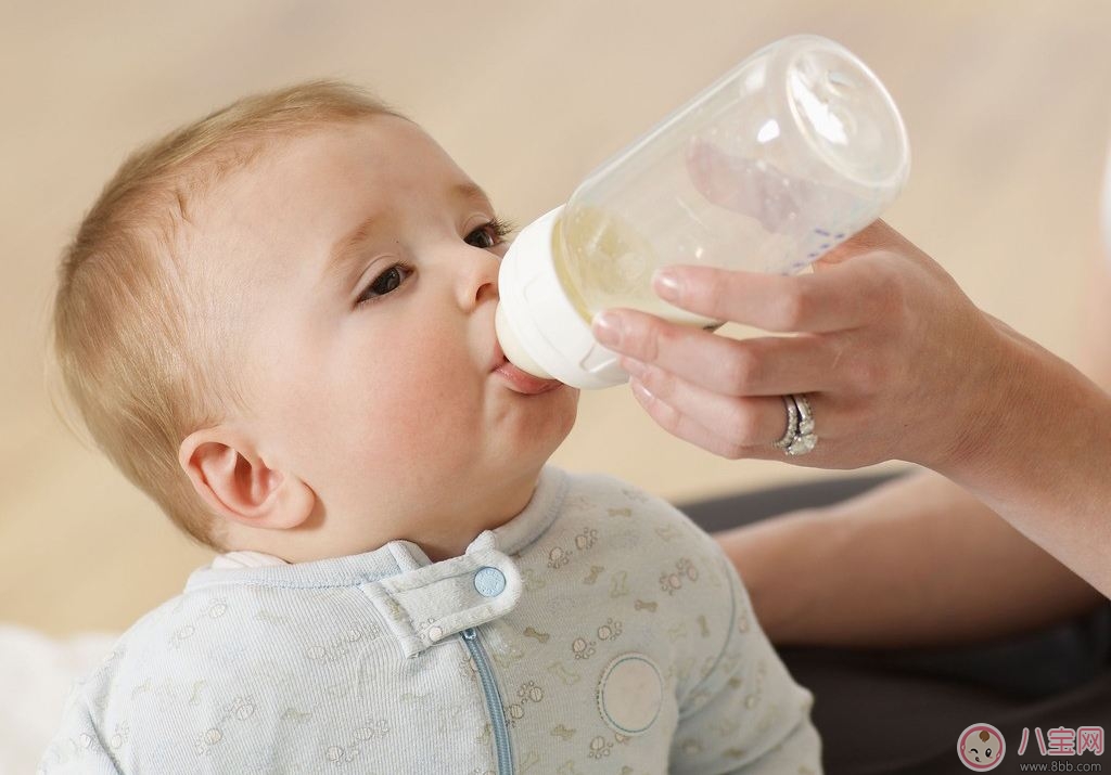 嬰幼兒如何換奶粉 需要一匙一匙換嗎 嬰幼兒如何換奶粉 需要一匙一匙換嗎