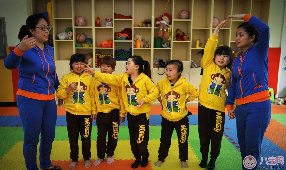 孩子只聽老師的不停爸爸媽媽的 知道這個原因后爸爸媽媽沉默了 孩子只聽老師的不停爸爸媽媽的 知道這個原因后爸爸媽媽沉默了