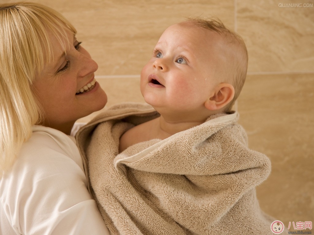 新生兒臍帶如何護(hù)理 有哪些注意事項(xiàng) 新生兒臍帶如何護(hù)理 有哪些注意事項(xiàng)