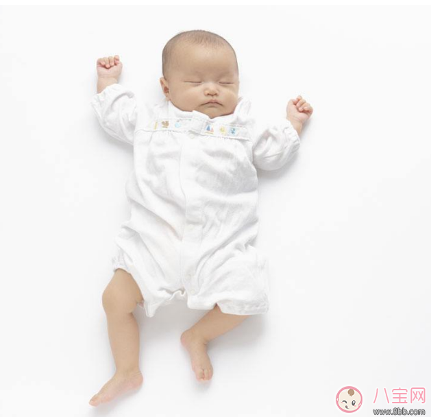 寶貝頭型太扁了可以矯正嗎 寶寶頭型睡回來(lái)方法 寶貝頭型太扁了可以矯正嗎 寶寶頭型睡回來(lái)方法