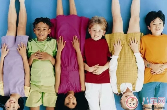 寶寶不會(huì)主動(dòng)結(jié)交新朋友怎么辦 怎么教害羞的寶寶交朋友