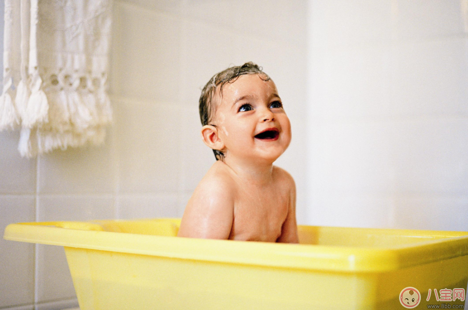 孩子其實這些地方特別臟 洗的時候千萬別忘 孩子其實這些地方特別臟 洗的時候千萬別忘