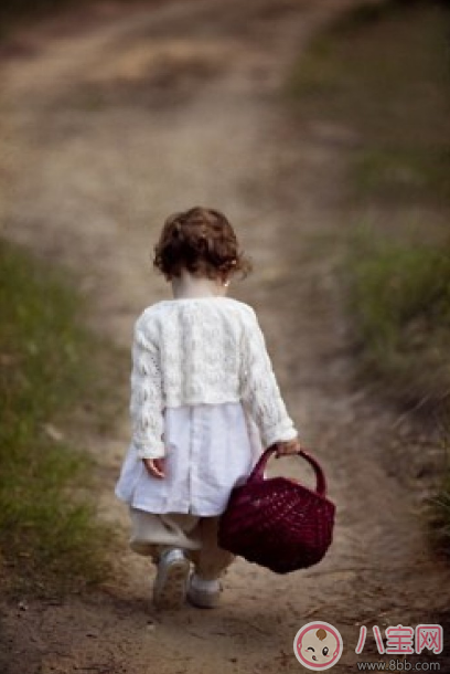 孩子離家出走怎么辦 擁有一個安寧的家庭才是孩子不離家出走的保障 孩子離家出走怎么辦 擁有一個安寧的家庭才是孩子不離家出走的保障