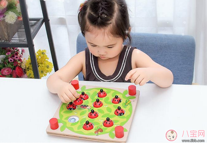 父母怎么和1-3歲小孩子交流 父母怎么和1-3歲小孩子交流