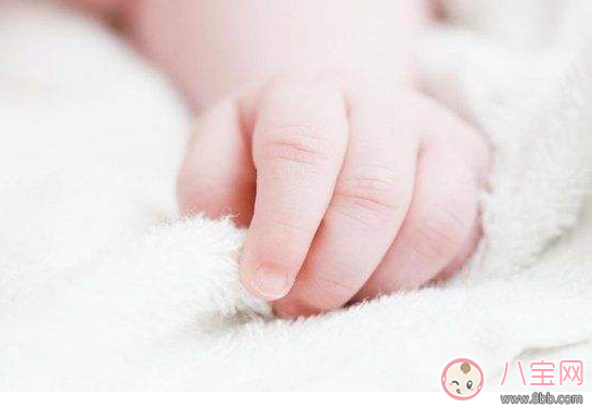 孩子手上長(zhǎng)倒刺 寶媽?xiě)?yīng)該這么做 孩子手上長(zhǎng)倒刺 寶媽?xiě)?yīng)該這么做