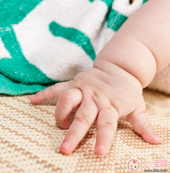 孩子手上長(zhǎng)倒刺 寶媽?xiě)?yīng)該這么做 孩子手上長(zhǎng)倒刺 寶媽?xiě)?yīng)該這么做