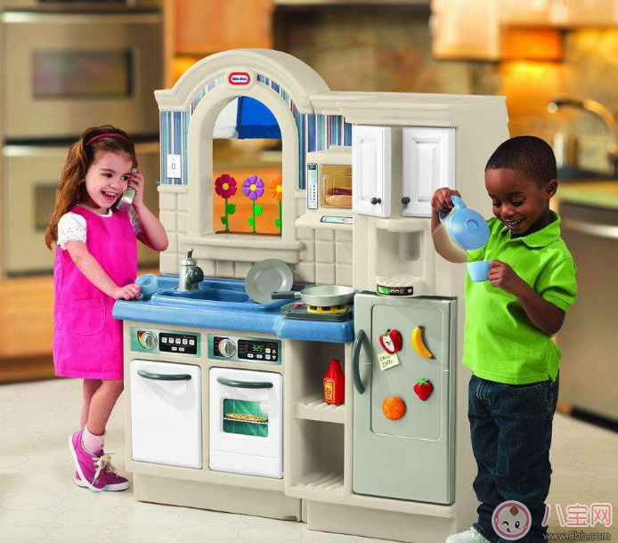 廚房內(nèi)在危險有很多 這些地方要讓寶寶避開 廚房內(nèi)在危險有很多 這些地方要讓寶寶避開