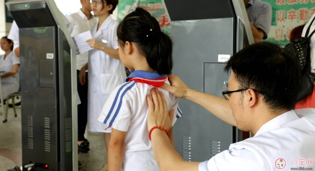 孩子駝背站不直 這樣糾正才有效