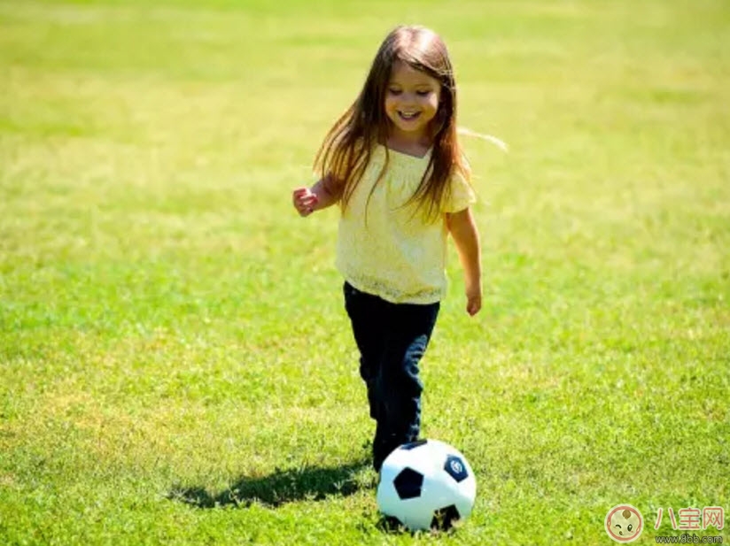 新生兒怎么穿衣服合適 新生兒穿多少衣服合適 新生兒怎么穿衣服合適 新生兒穿多少衣服合適