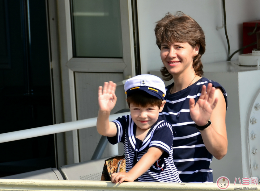 孩子不喜歡打招呼就批評 別把不懂禮貌安在孩子身上