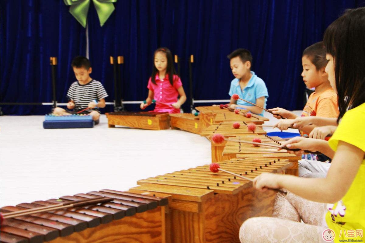 寶寶學(xué)音樂(lè)的優(yōu)缺點(diǎn)分析 家長(zhǎng)應(yīng)先了解 寶寶學(xué)音樂(lè)的優(yōu)缺點(diǎn)分析 家長(zhǎng)應(yīng)先了解