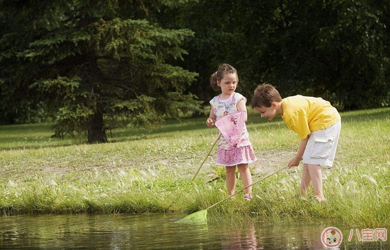 二三歲寶寶成長發(fā)展 寶寶成長有哪些問題 二三歲寶寶成長發(fā)展 寶寶成長有哪些問題