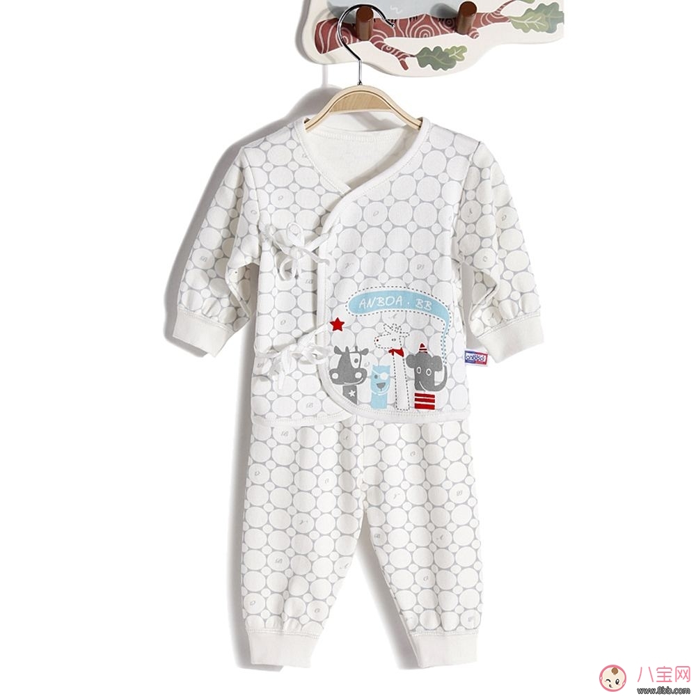 秋季購買寶寶衣服 材質(zhì)是第一考量 秋季購買寶寶衣服 材質(zhì)是第一考量