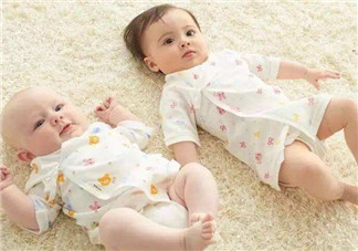 秋季購(gòu)買(mǎi)寶寶衣服  材質(zhì)是第一考量