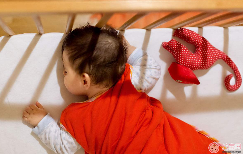 與新生兒同睡 這些大家一定要注意 與新生兒同睡 這些大家一定要注意