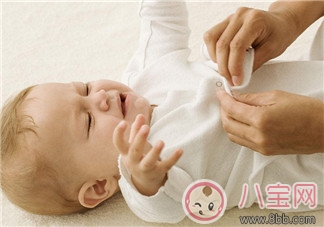 寶寶穿衣學(xué)問大 挑選衣物要謹(jǐn)慎