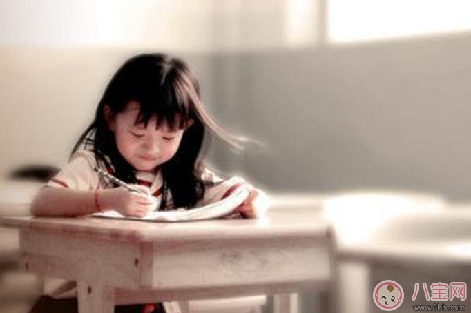 寶寶上幼兒園前的準(zhǔn)備 寶寶上學(xué)前的心理教育物品準(zhǔn)備。
