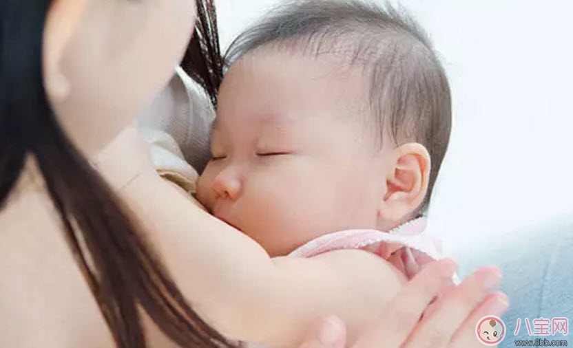 夏天寶寶出汗多是什么原因 寶寶出汗和虛汗的區(qū)別 夏天寶寶出汗多是什么原因 寶寶出汗和虛汗的區(qū)別