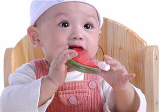 寶寶長(zhǎng)牙不舒服 家長(zhǎng)應(yīng)該如何護(hù)理