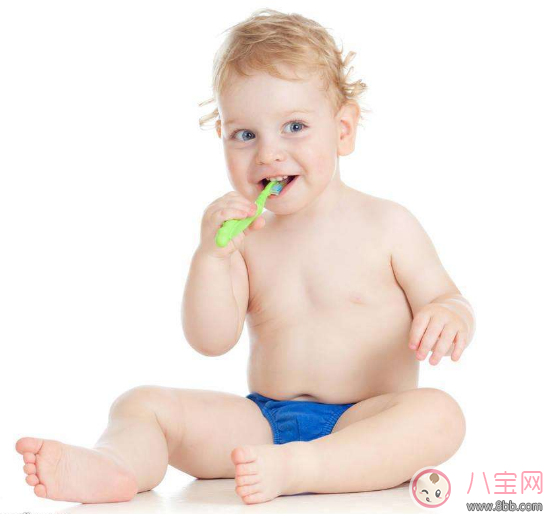 寶寶誤吞異物急慌了 這樣做才能最大的保護寶寶 寶寶誤吞異物急慌了 這樣做才能最大的保護寶寶