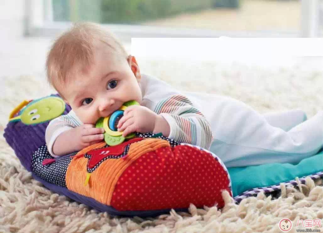 留意一歲前寶寶骨胳走勢(shì) 寶寶骨骼發(fā)育壞習(xí)慣