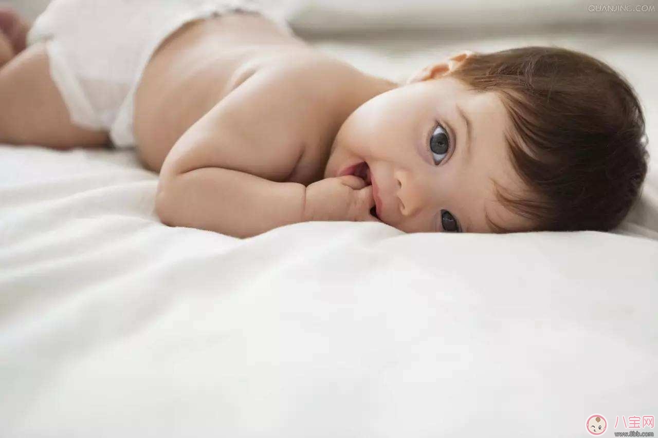 留意一歲前寶寶骨胳走勢(shì) 寶寶骨骼發(fā)育壞習(xí)慣