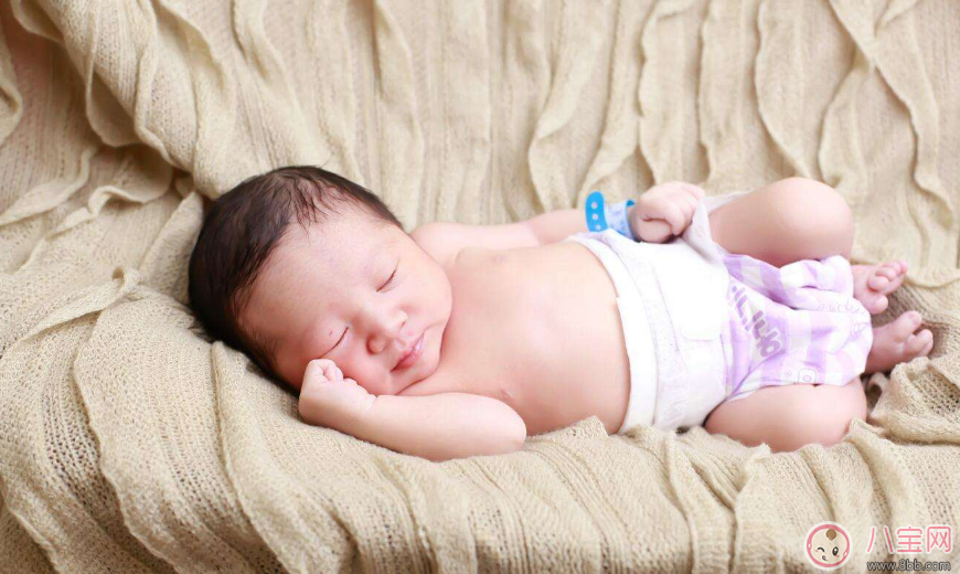 男寶寶會勃起是性早熟嗎 其實(shí)這些情況是正常的 男寶寶會勃起是性早熟嗎 其實(shí)這些情況是正常的