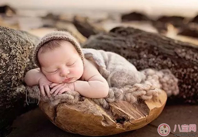 寶寶頭發(fā)稀少發(fā)黃怎么辦 寶寶頭發(fā)長的慢是什么原因 寶寶頭發(fā)稀少發(fā)黃怎么辦 寶寶頭發(fā)長的慢是什么原因