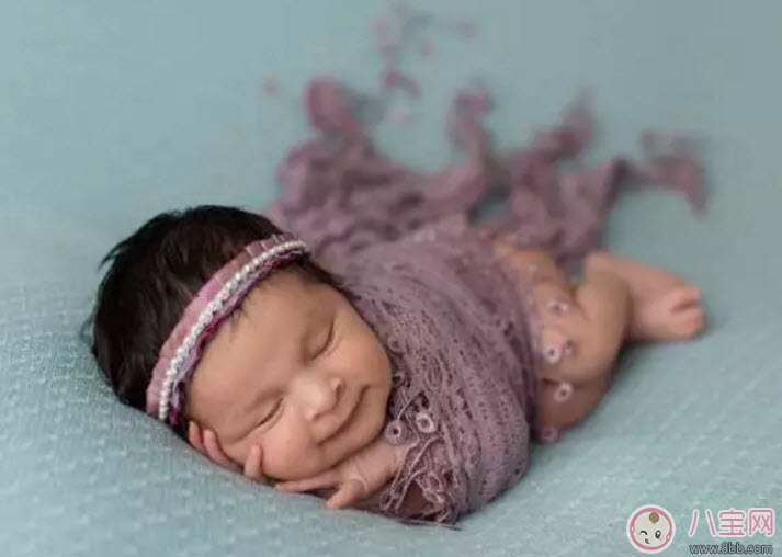 寶寶頭發(fā)稀少發(fā)黃怎么辦 寶寶頭發(fā)長的慢是什么原因 寶寶頭發(fā)稀少發(fā)黃怎么辦 寶寶頭發(fā)長的慢是什么原因