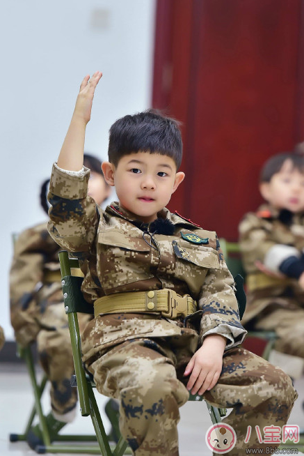 安吉分頭發(fā)型好帥 男孩子留什么發(fā)型好看