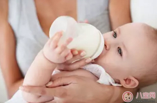 夏天寶寶能喝涼奶粉嗎 寶寶喝涼奶粉會(huì)怎么樣