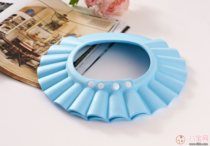 孩子怕洗頭總是哭 教你輕松給孩子洗頭 孩子怕洗頭總是哭 教你輕松給孩子洗頭