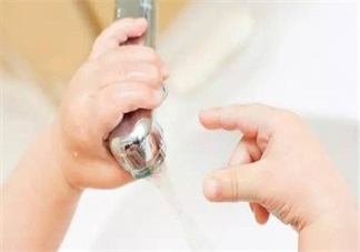 孩子燙傷后抹醬油有效嗎 這些偏方燙傷后千萬(wàn)不要學(xué)