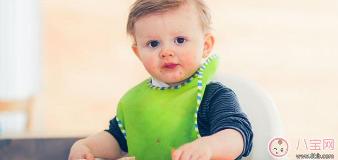 圍嘴的作用 什么樣的圍嘴比較好