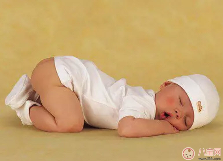 一歲之內(nèi)的寶寶入睡后千萬不能做的事 很多寶媽卻在做