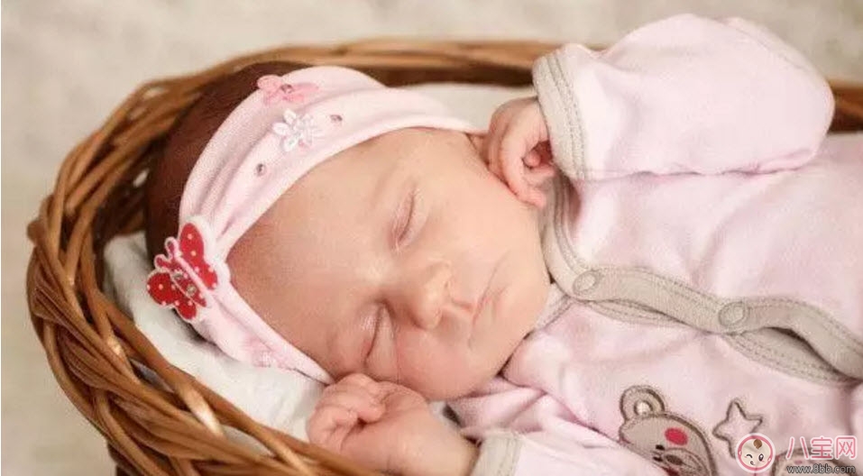 一歲之內(nèi)的寶寶入睡后千萬不能做的事 很多寶媽卻在做