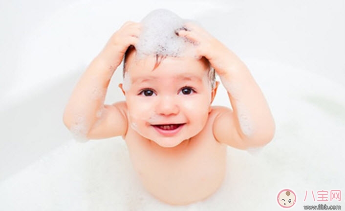 寶寶掉頭發(fā)怎么辦寶寶脫發(fā)怎么回事 寶寶掉頭發(fā)是缺什么 寶寶掉頭發(fā)怎么辦寶寶脫發(fā)怎么回事 寶寶掉頭發(fā)是缺什么