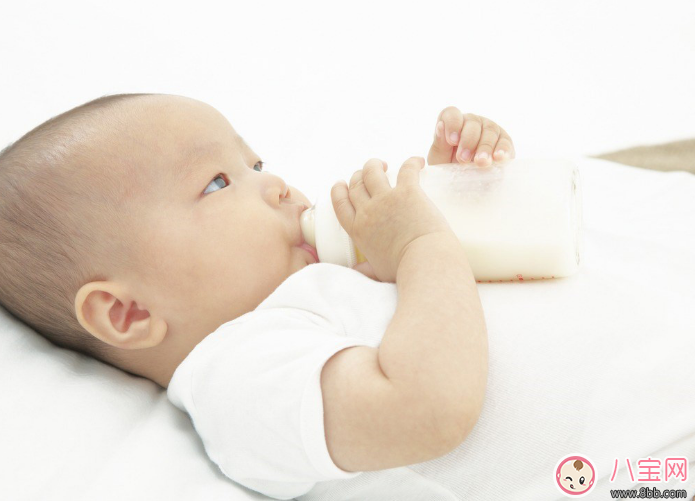 寶寶奶瓶怎么用 寶寶科學(xué)使用奶瓶方法 寶寶奶瓶怎么用 寶寶科學(xué)使用奶瓶方法