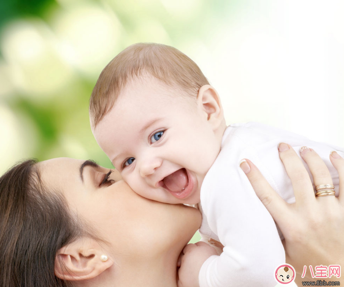 寶寶奶瓶怎么用 寶寶科學(xué)使用奶瓶方法 寶寶奶瓶怎么用 寶寶科學(xué)使用奶瓶方法