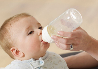 寶寶奶瓶怎么用 寶寶科學(xué)使用奶瓶方法