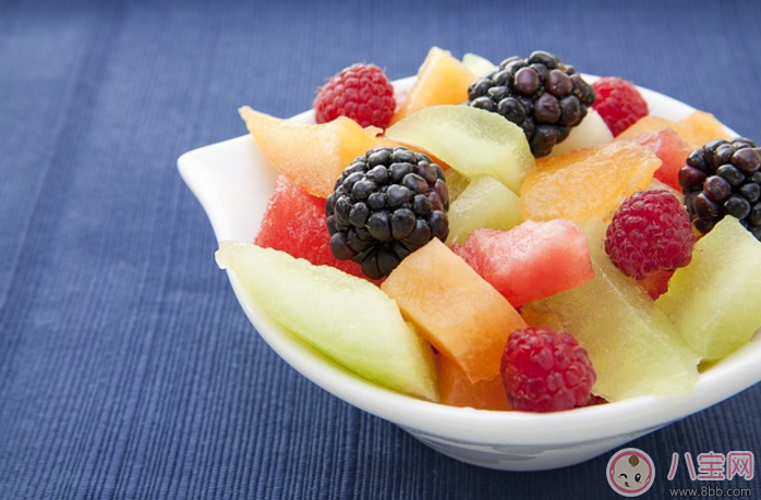 寶寶夏天吃西瓜要注意什么 0-1歲寶寶吃西瓜注意事項 寶寶夏天吃西瓜要注意什么 0-1歲寶寶吃西瓜注意事項