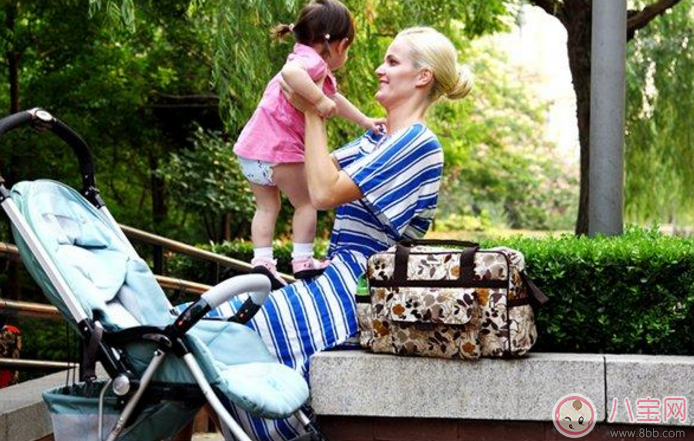 夏天帶寶寶出去玩怎么防曬 夏天帶小孩子出去防曬工具