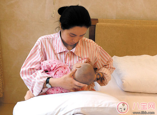 寶寶嗆奶急救行為居然90%的人都用錯了 寶寶嗆奶正確做法