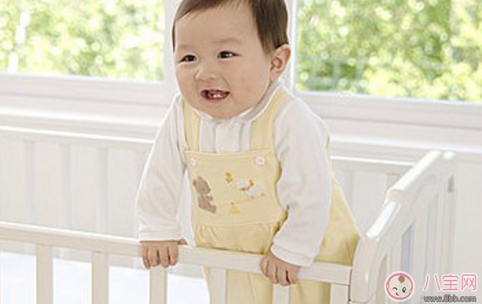 寶寶墜床后我們該做什么 怎么防止寶寶墜床 寶寶墜床后我們該做什么 怎么防止寶寶墜床